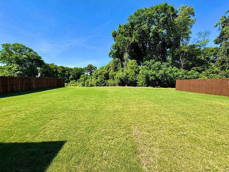 146 Lenore Ct — Photo 30