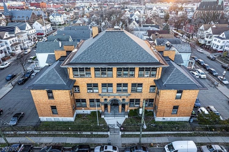 1st image of 179 Columbia Ave APT 9