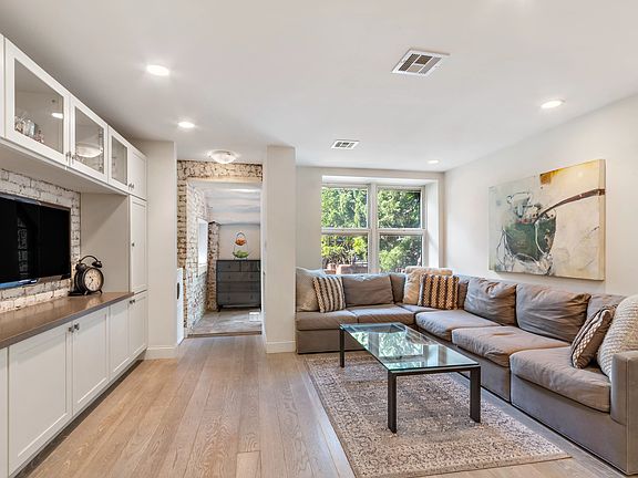 2nd image of 251 W 70th St APT 1