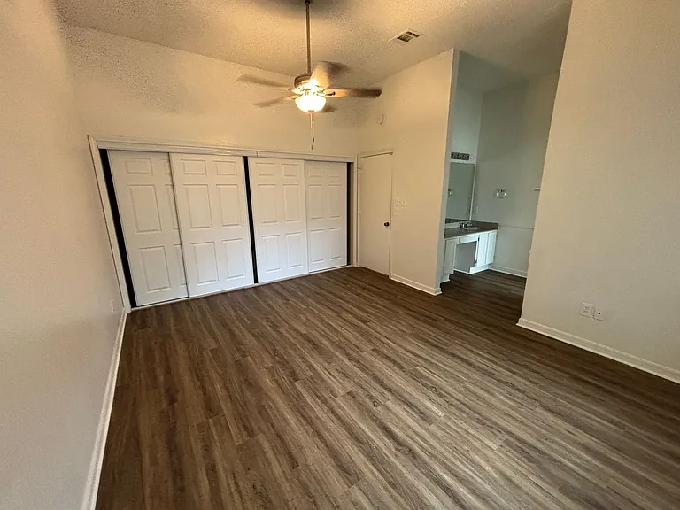 2514 Livingston Ln — Photo 26