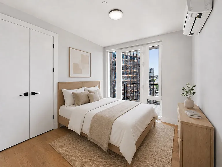 31-61 Vernon Blvd #5B — Photo 9