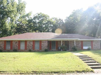 1448 S Wooddell Dr, Jackson, MS, 39212