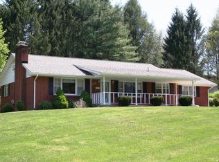 242 S Court St, Lewisburg, WV 24901