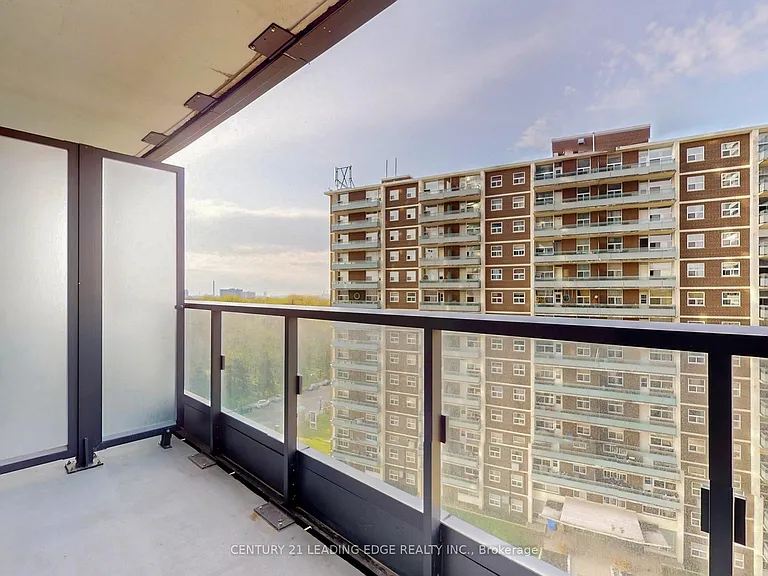 585 Bloor St E #821 — Photo 26