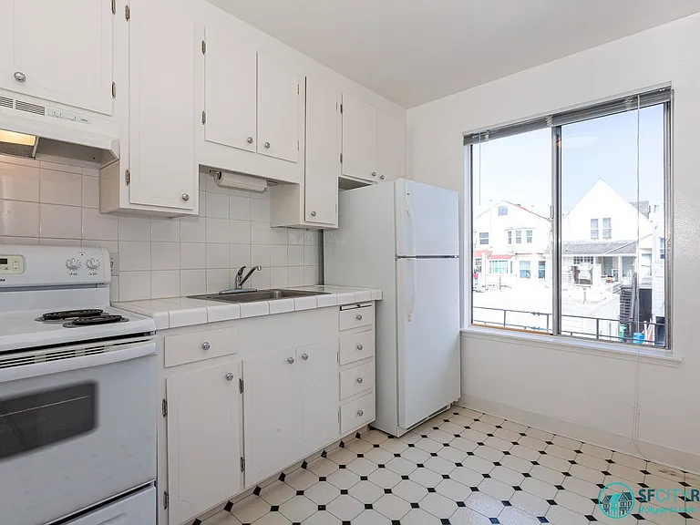 1332 10th Ave #204 — Photo 9