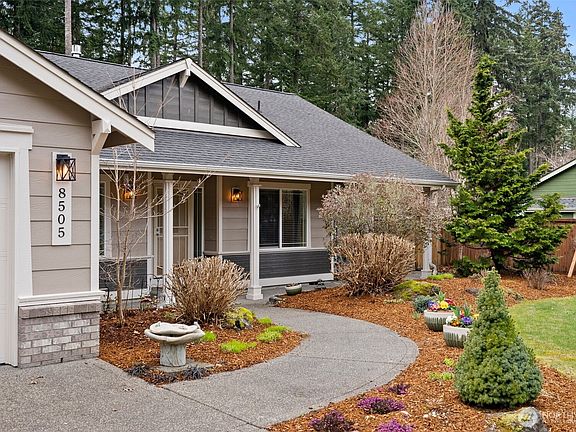 3rd image of 8505 Summerwood Drive SE