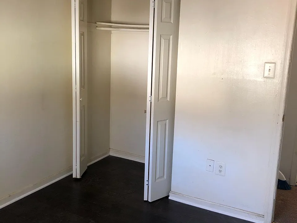 Towne Crest Ct
