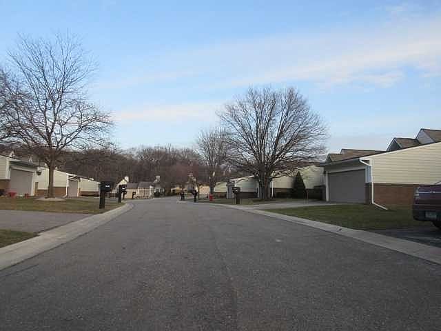 2nd image of 35083 Meadow Ln #1