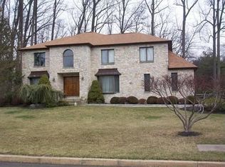 1351 Dogwood Ln, Huntingdon Valley, PA 19006