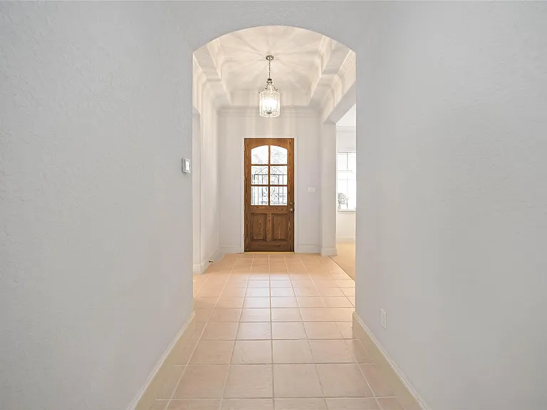 102 W Racing Cloud Ct — Photo 3