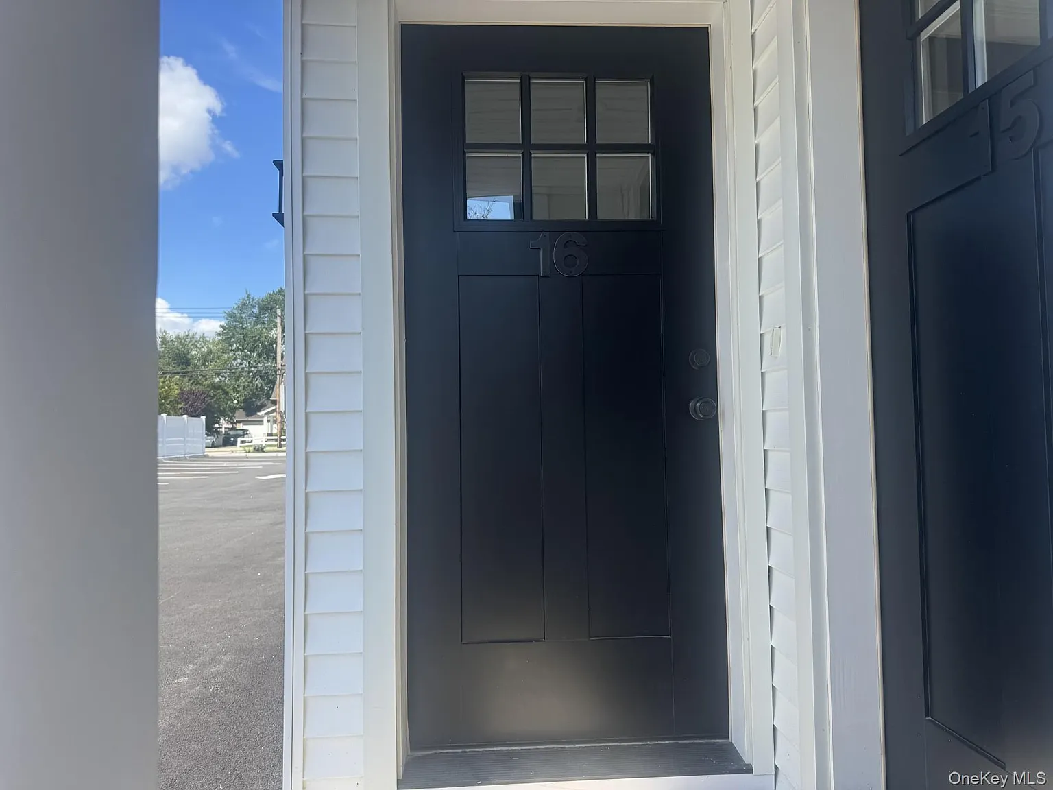 2 bed, 2.0 bath, 900 sqft, $4,500 — Photo 3