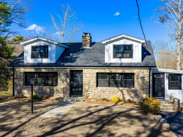28 Indian Neck Rd, Wareham, MA 02571