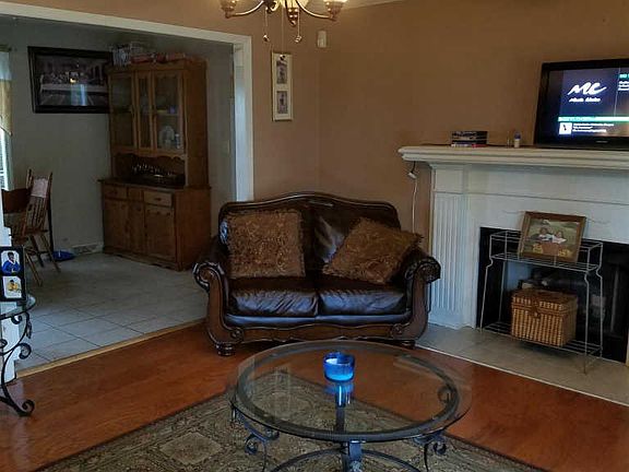 5th image of 157 Lancashire Dr