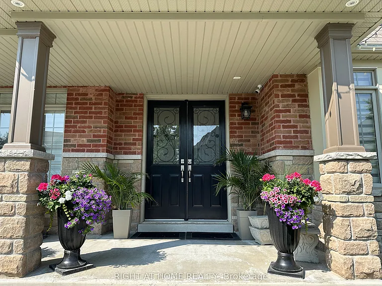 116 Hurst Dr — Photo 4