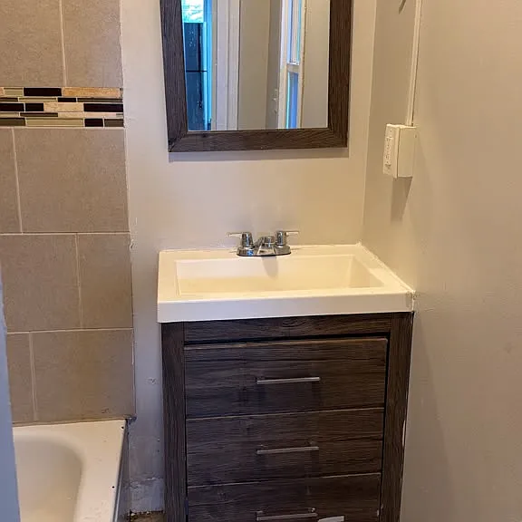 187 Wolcott St #1 — Photo 14