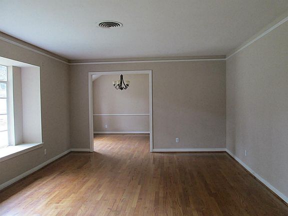 4th image of 10170 Hanka Dr