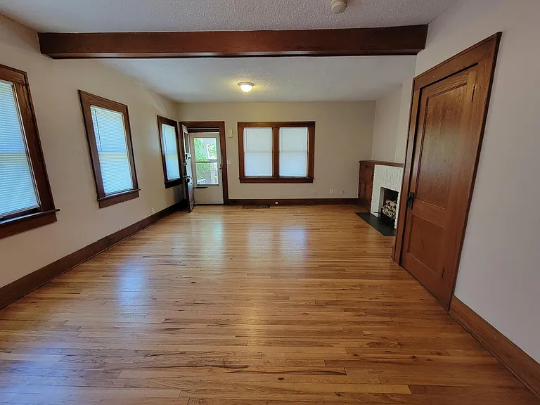 424 S Millwood St — Photo 4