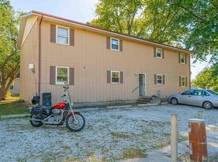 102 E 8th St, Delavan, IL 61734