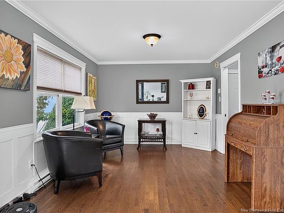 4th image of 45 Jennifer St