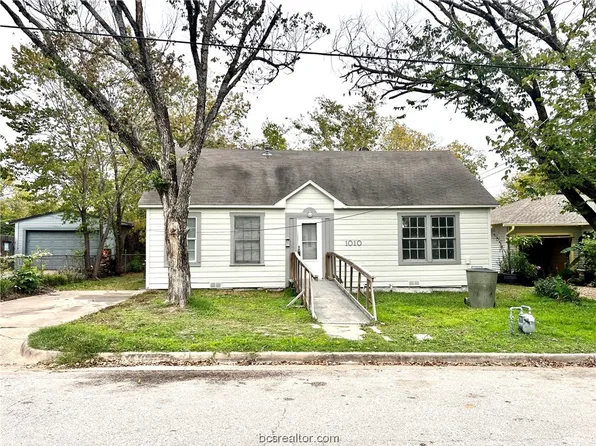 1010 E 28th St, Bryan, TX 77803