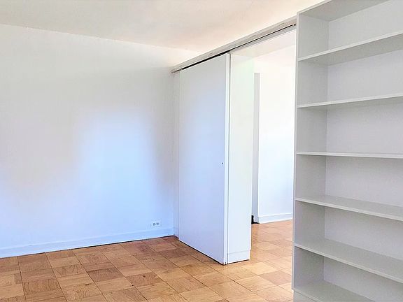 4th image of 108 E 38th St APT 1206