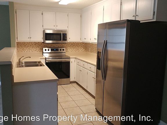 3rd image of 100 Creek Ln