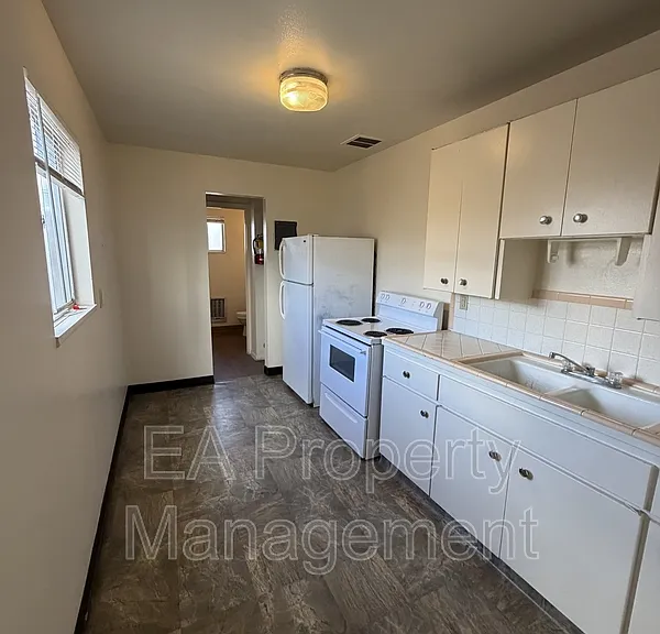 2121 Gold Ave SE #16 — Photo 6