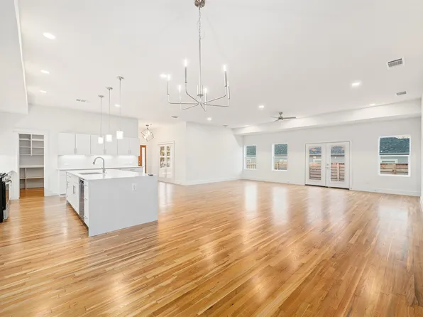 206 S Beach St, Venus, TX 76084