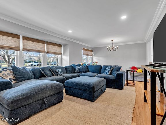 4th image of 92 Sargent Road