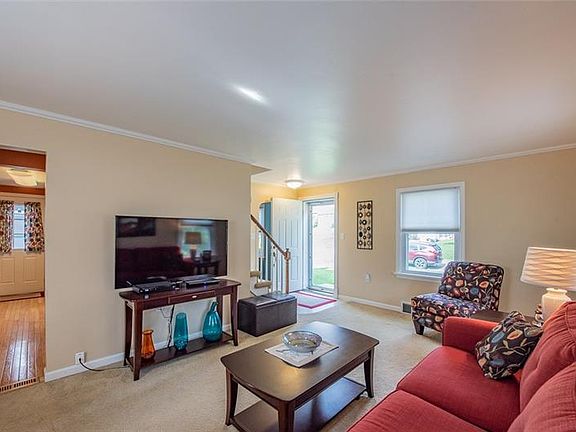 5th image of 58 Northmont St