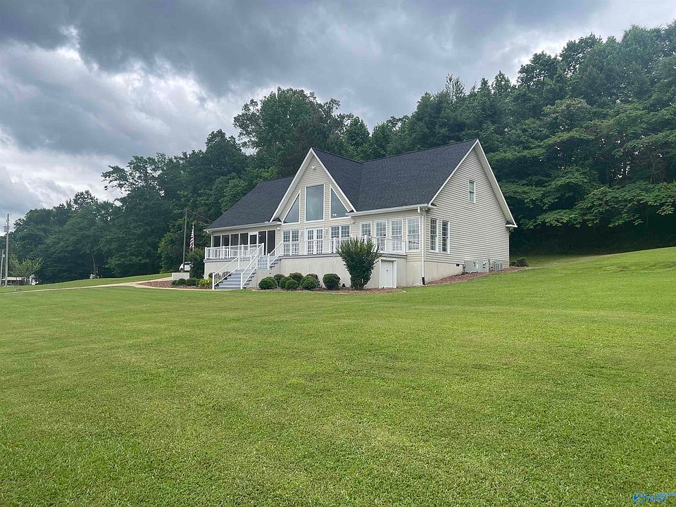 1st image of 922 Riverview Dr