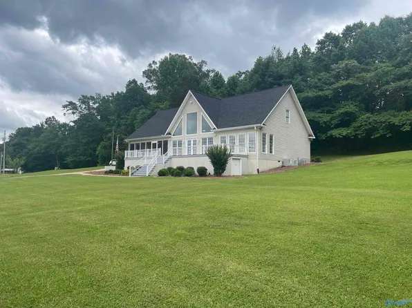 922 Riverview Dr, East Gadsden, AL 35903