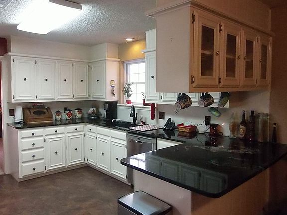 4th image of 7202 Louisville Ave