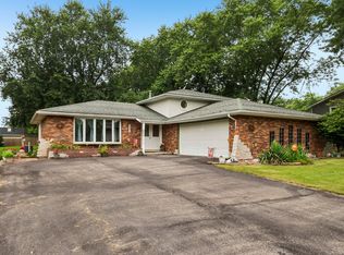 221 S Anderson Rd, New Lenox, IL 60451