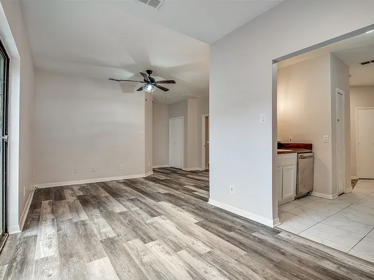 2815 Reagan St #2 — Photo 5