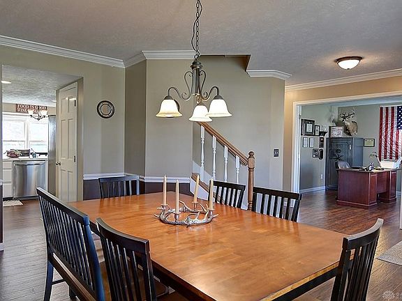 5th image of 258 Lairwood Dr