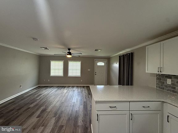 2nd image of 2022 Horsepond Rd