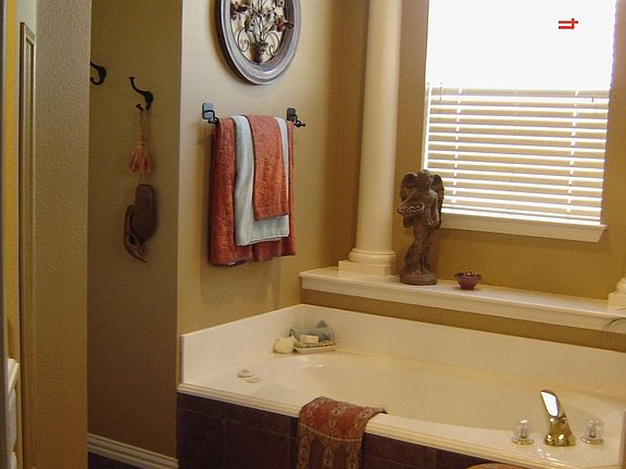 Master Bath-jetted tub, seperate shower, his and her vanity sinks