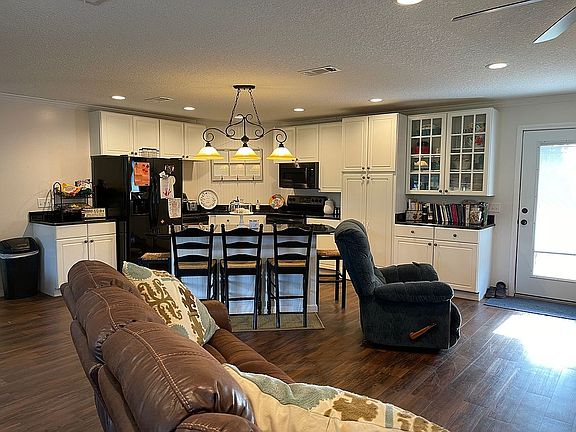 3rd image of 152 Julia Lavelle Ln
