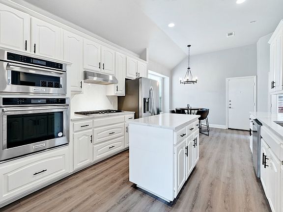 5th image of 4224 Arbor Creek Dr