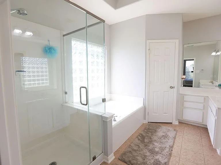 7822 Ravens Point Dr — Photo 17