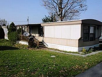 34 Tiara Ct side yard_opt.jpg