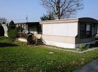 34 Tiara Ct, Falling Waters, WV 25419