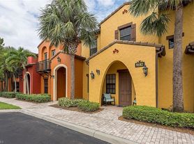 9102 Capistrano St S, Naples, FL