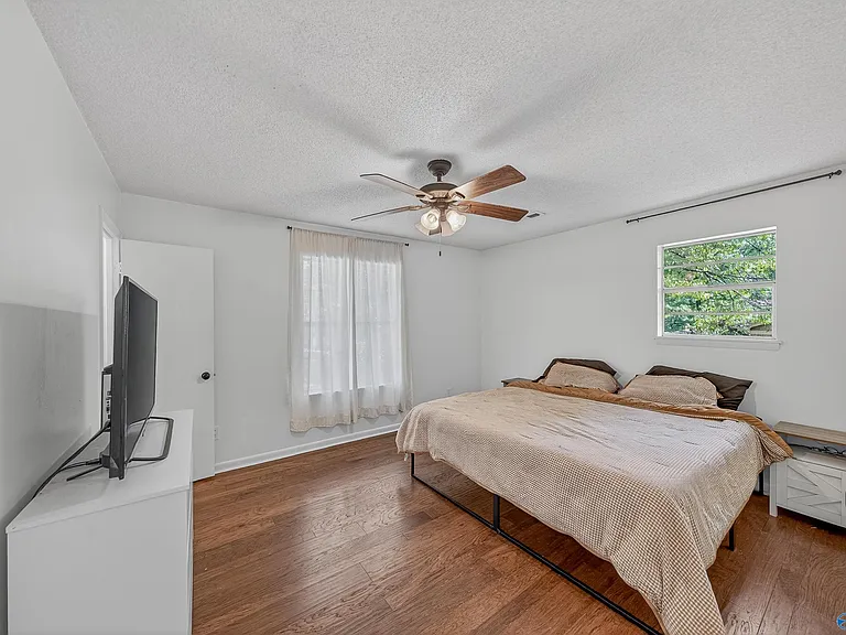 124 W Emert Rd — Photo 15