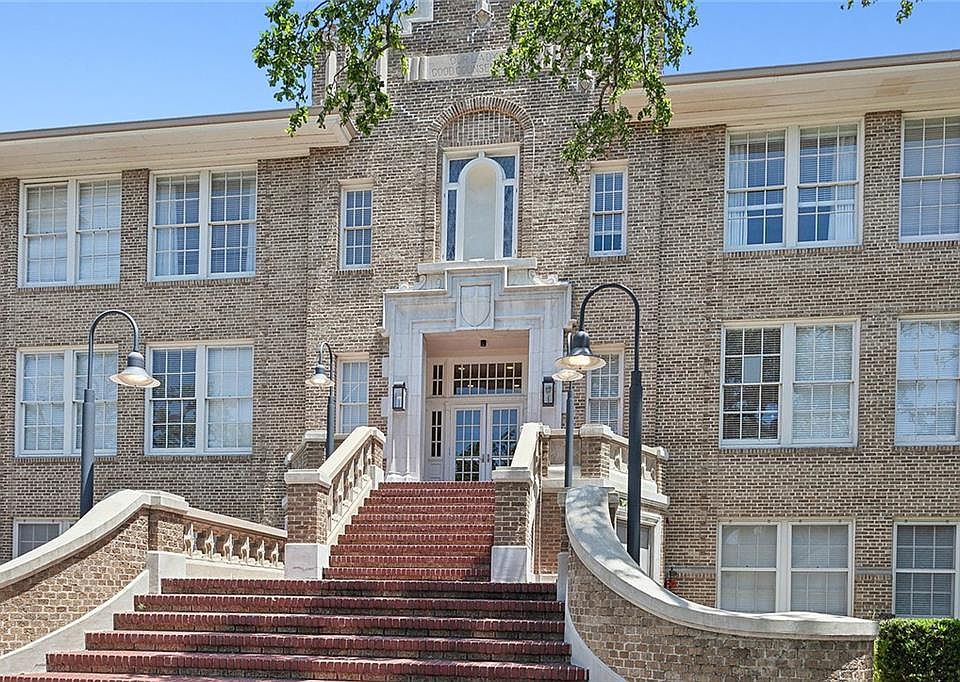 1st image of 1215 Louisiana Ave APT 303