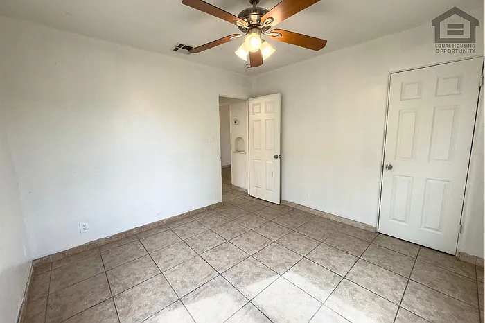 2517 E Culver St — Photo 20