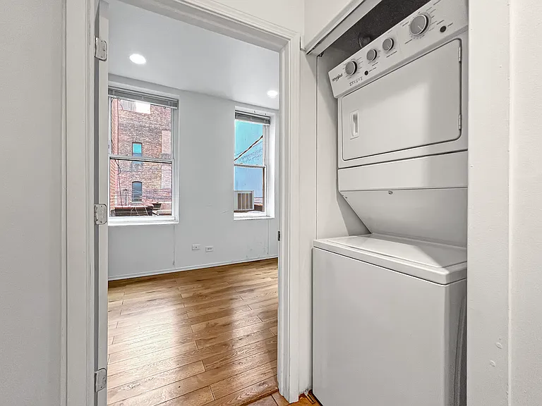 311 W Chicago Ave #2 — Photo 19