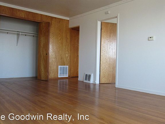 5th image of 1800 39th Ave APT 4