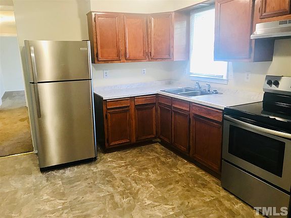 4th image of 2938 Carolyn Dr